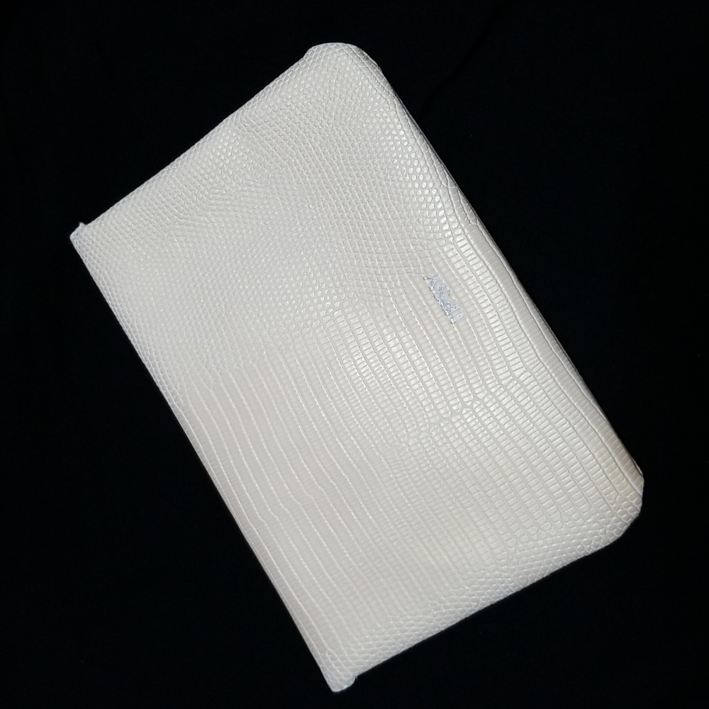 Ipsy bag - Picture 3 of 4